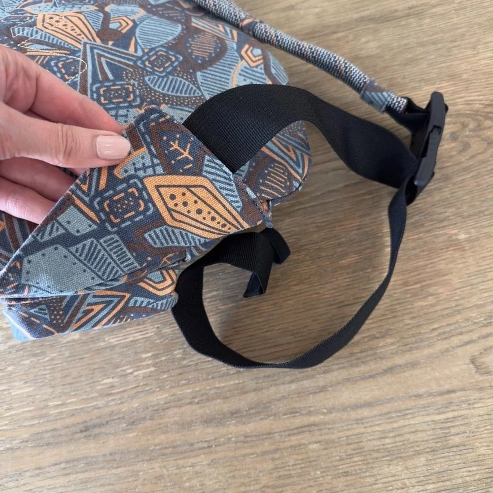 KAVU Rope Bag Sling Backpack Mesa-Southwestern Geometric Tribal Blue Orange